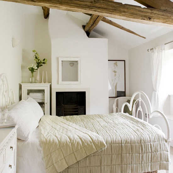 Дизайн интерьера спальни в деревенском стиле