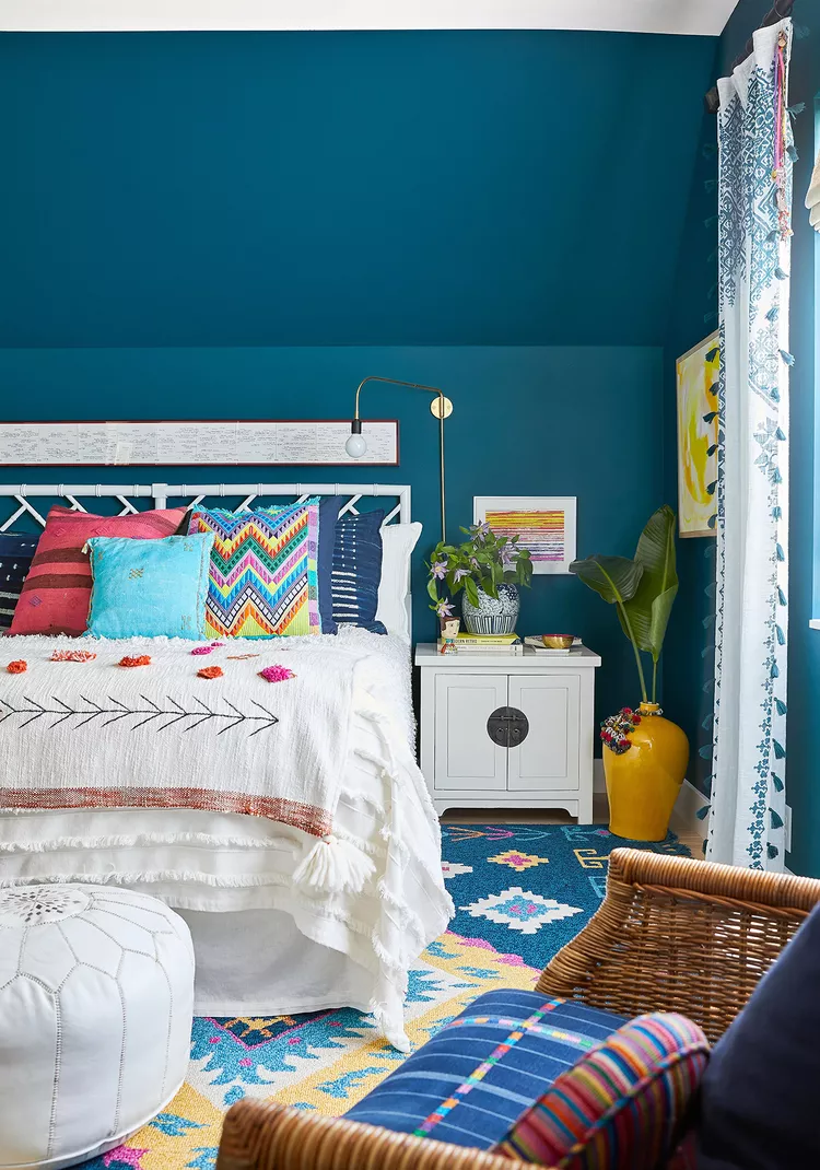 Как выбрать цвет стен для спальни